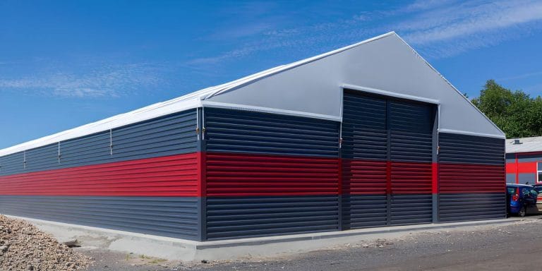 Hala namiotowa w kilku kolorach