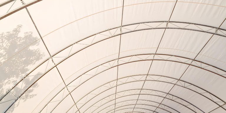 Konstrukcja stalowa hali łukowej