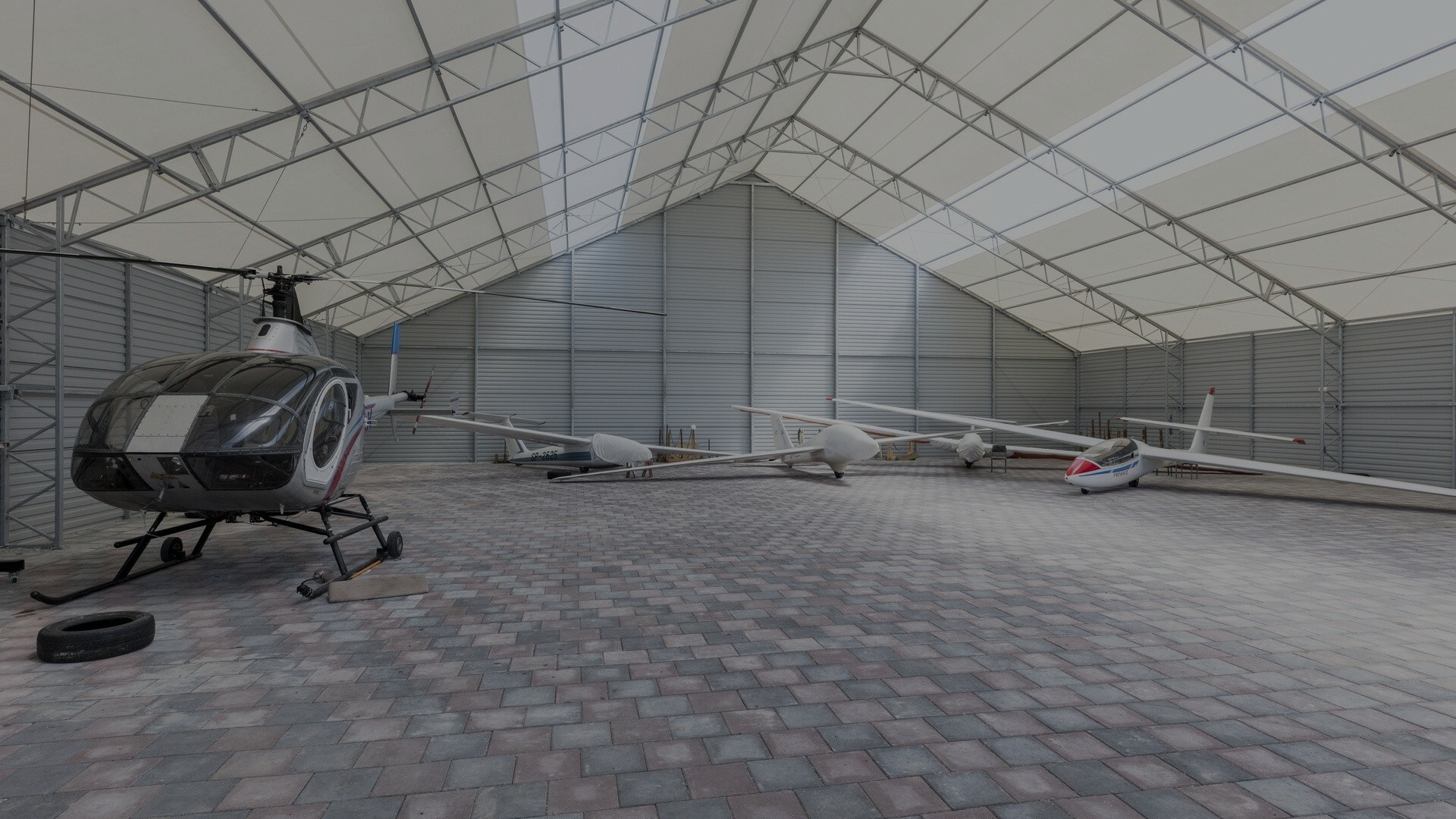 hangar lotniczy w hali namiotowej